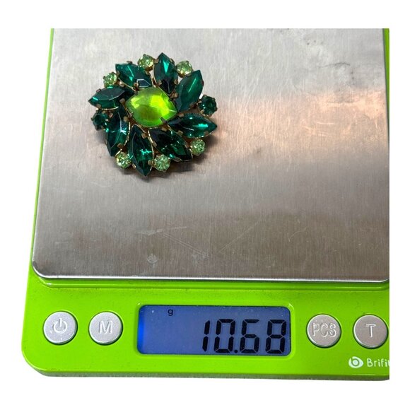 Vintage Austrian Crystal Emerald Green Rhinestone Leaf Cluster Brooch Statement - Picture 5 of 5